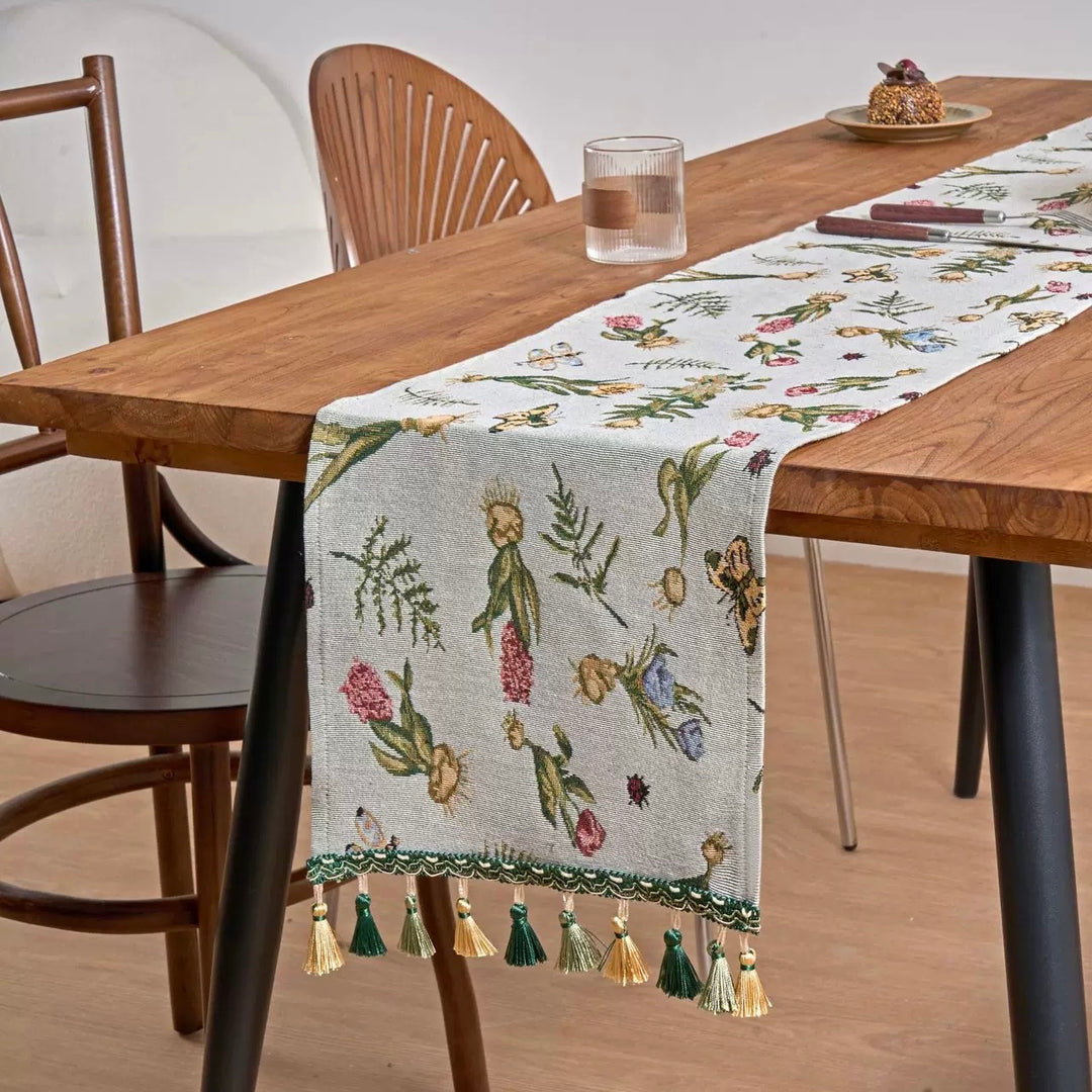 Nature Living Wildflower Table Runner