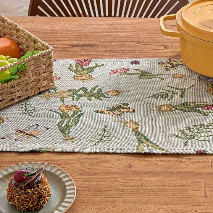 Nature Living Wildflower Table Runner