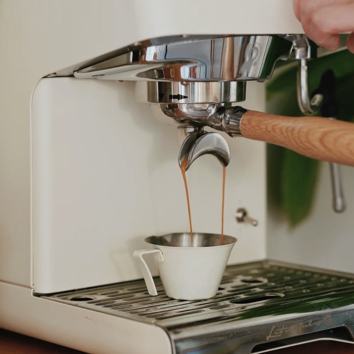 Hanging Everywhere Espresso Measuring Cup