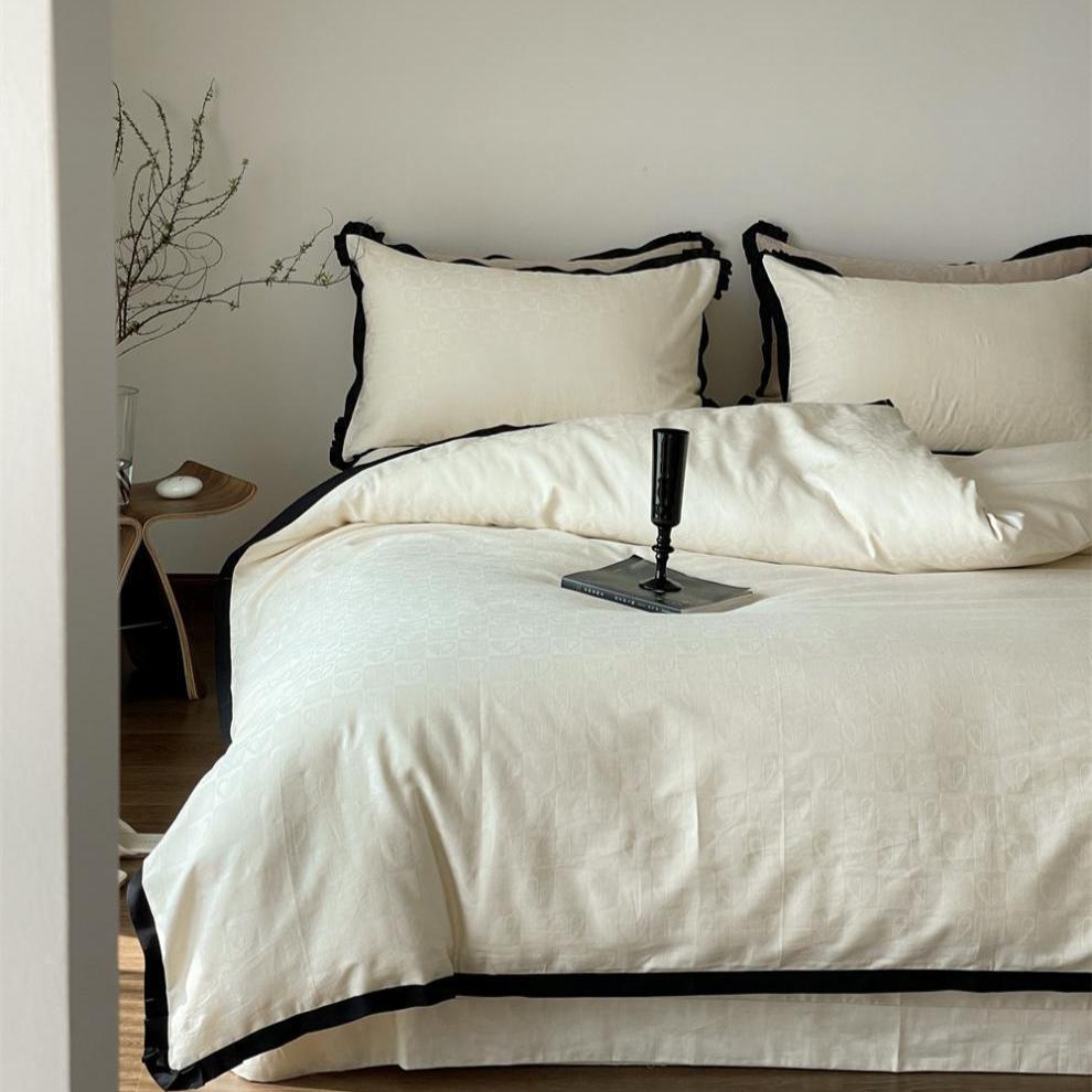 Black Lined Heart Bedding Set