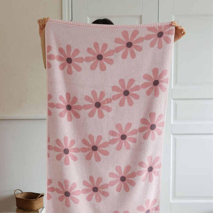 Pink Daisy Cotton Towel