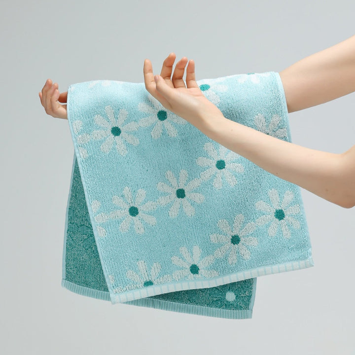 Pink Daisy Cotton Towel