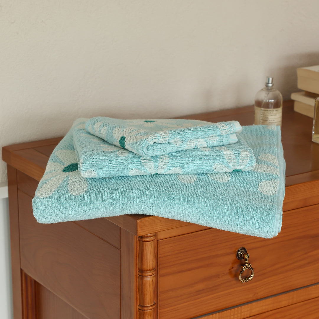 Pink Daisy Cotton Towel