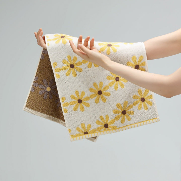 Pink Daisy Cotton Towel