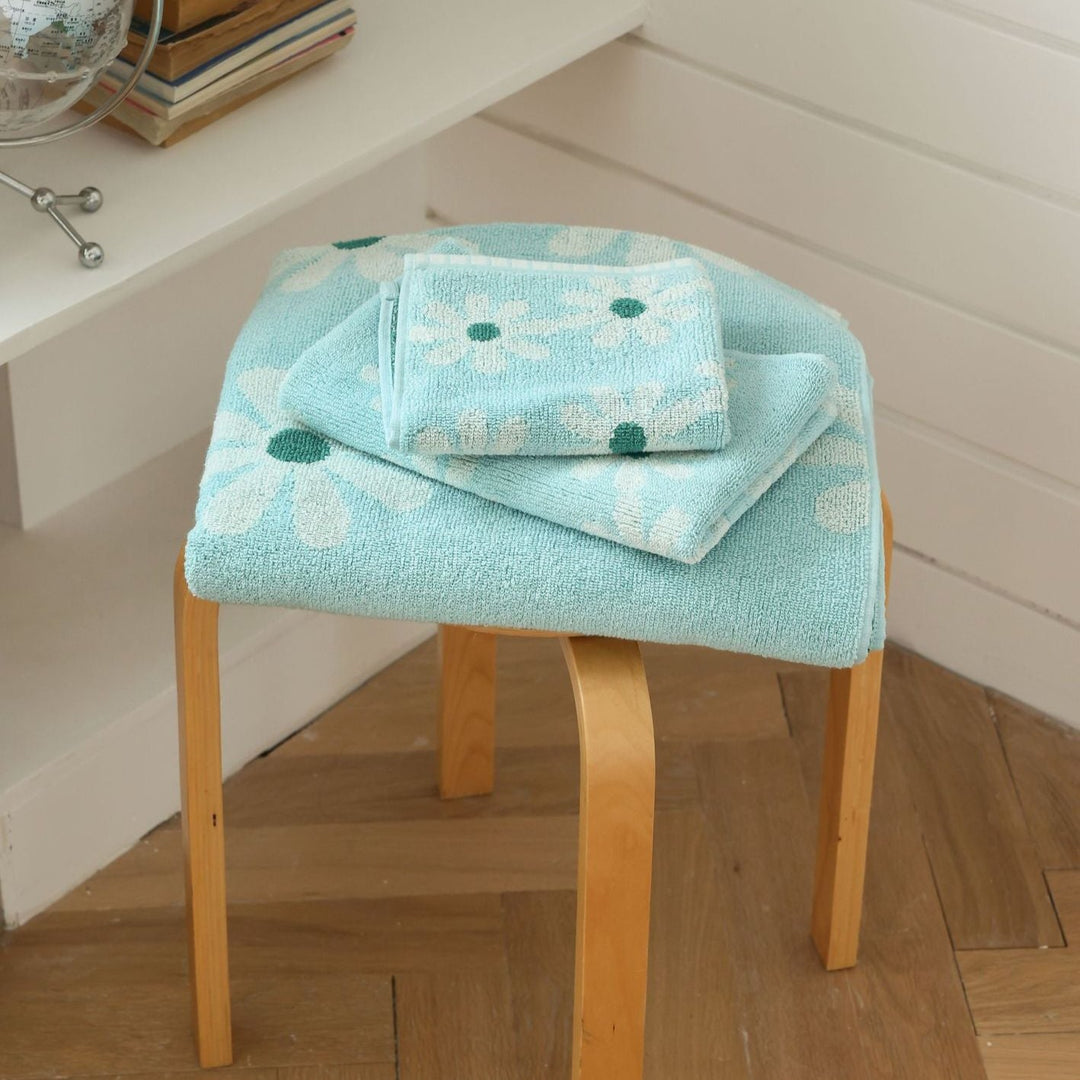 Pink Daisy Cotton Towel
