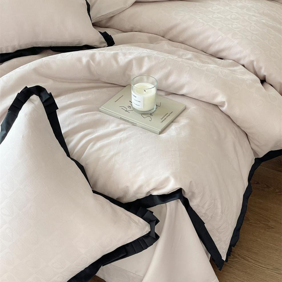 Black Lined Heart Bedding Set