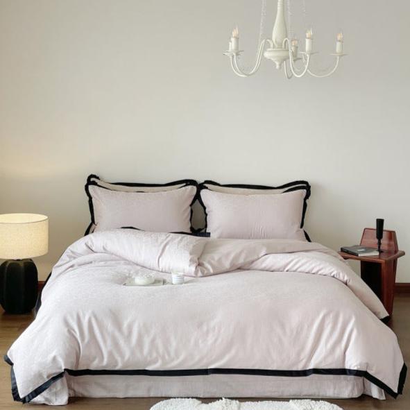 Black Lined Heart Bedding Set