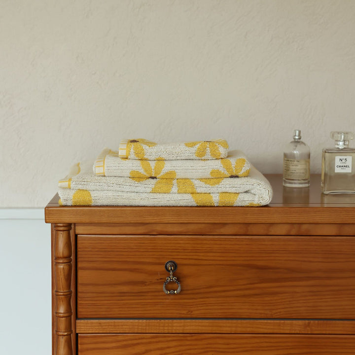 Pink Daisy Cotton Towel