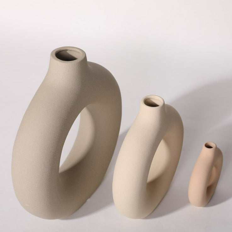 Opulent Interlocking Rings Vase