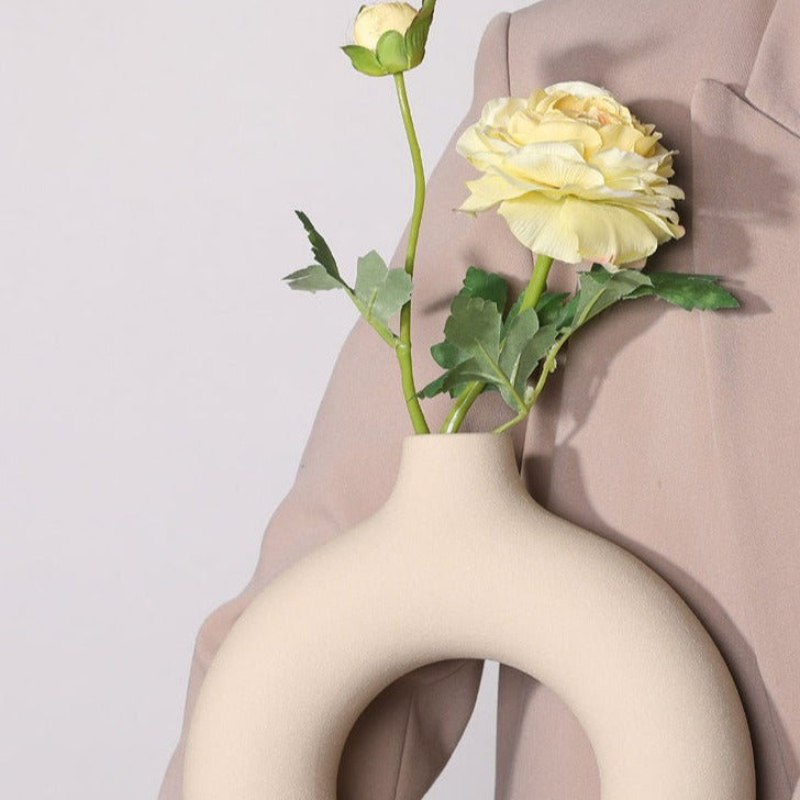 Opulent Interlocking Rings Vase