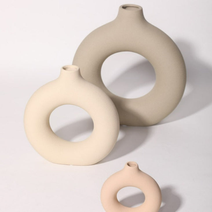 Opulent Interlocking Rings Vase