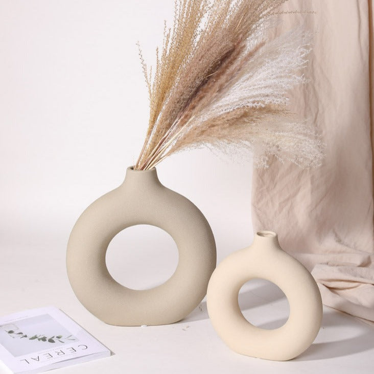 Opulent Interlocking Rings Vase