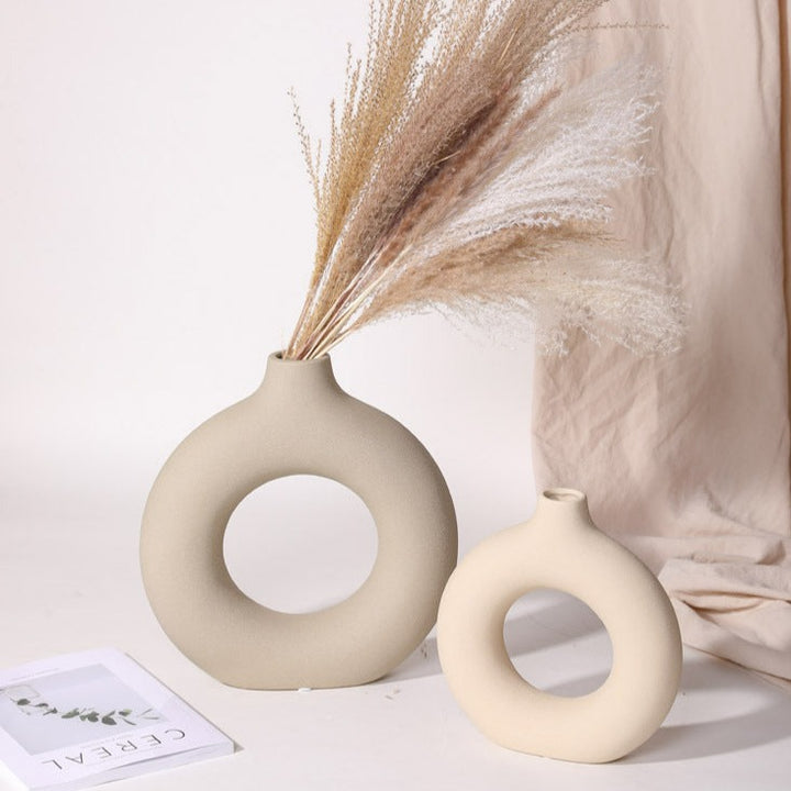 Opulent Interlocking Rings Vase