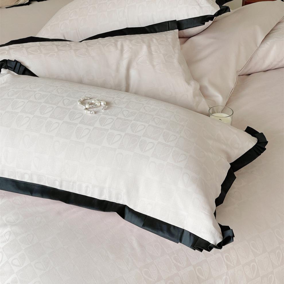 Black Lined Heart Bedding Set