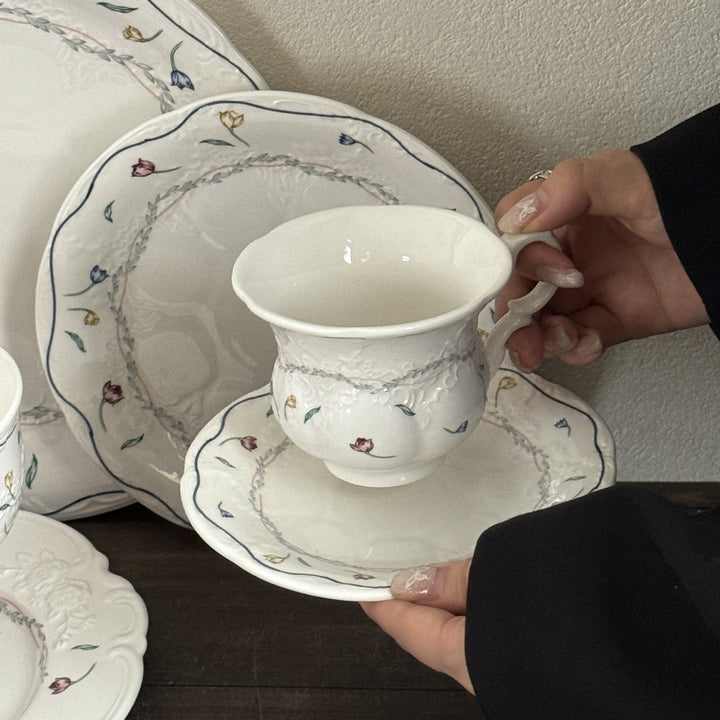 Floral White Plate Set