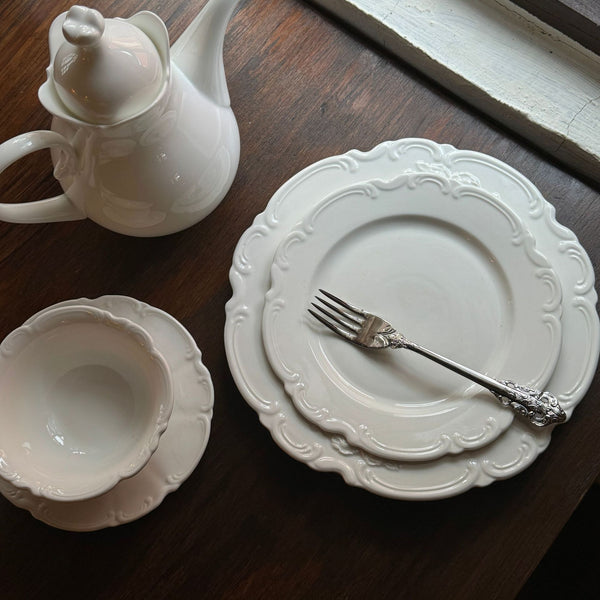 Classic Elegance Plate Set