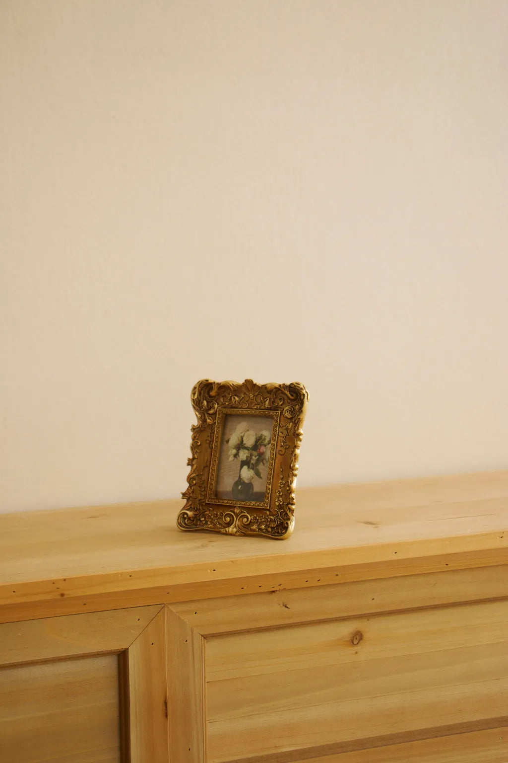 Royal Gilt Photo Frame -- Delicors