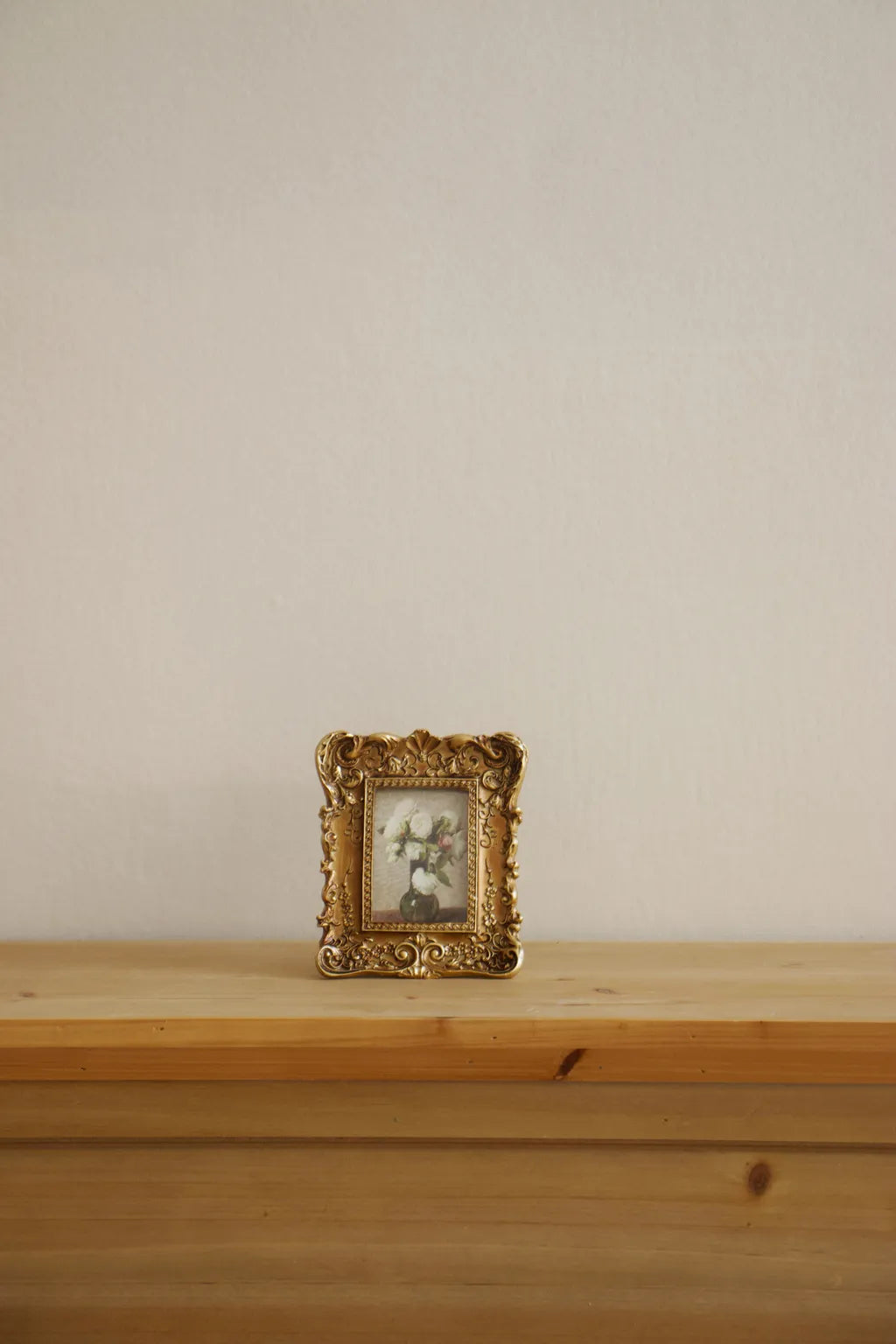 Royal Gilt Photo Frame -- Delicors