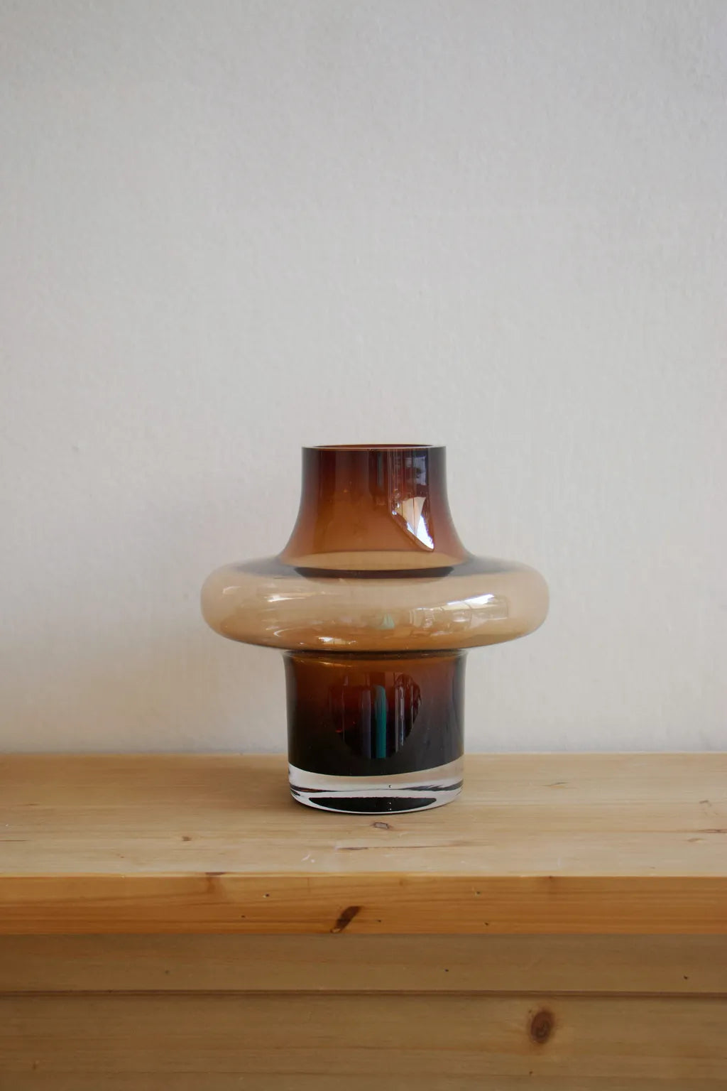 Sleek Line Glass Vase -- Delicors