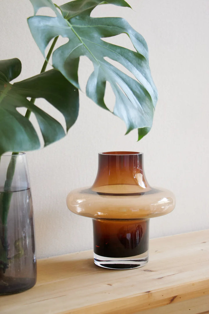 Sleek Line Glass Vase -- Delicors