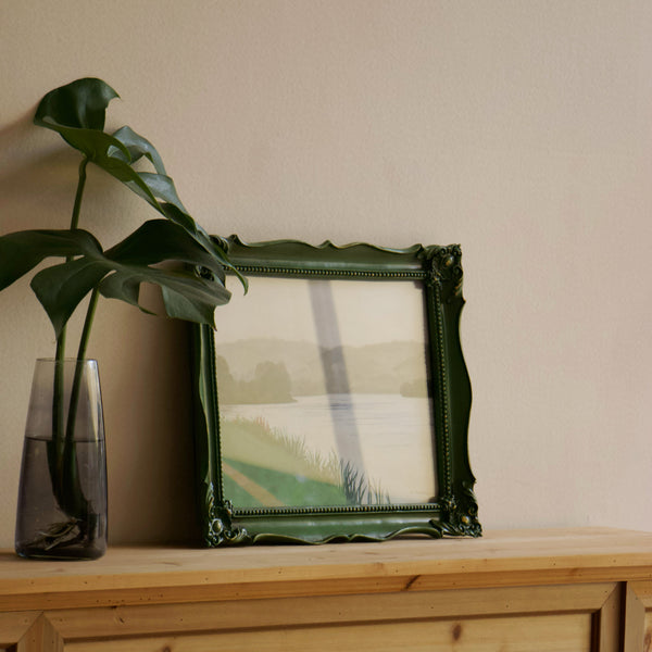 Verdant Baroque Scalloped Frame