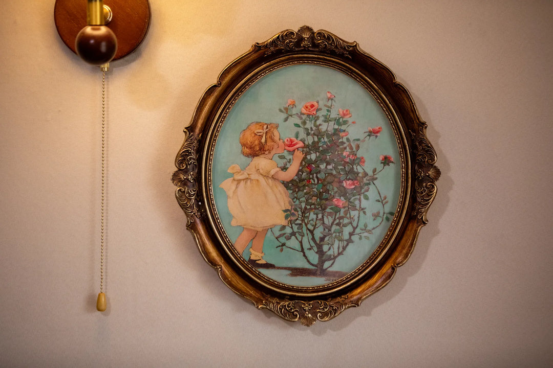 Victoria Hanging Photo Frame -- Delicors