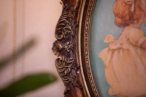 Victoria Hanging Photo Frame -- Delicors