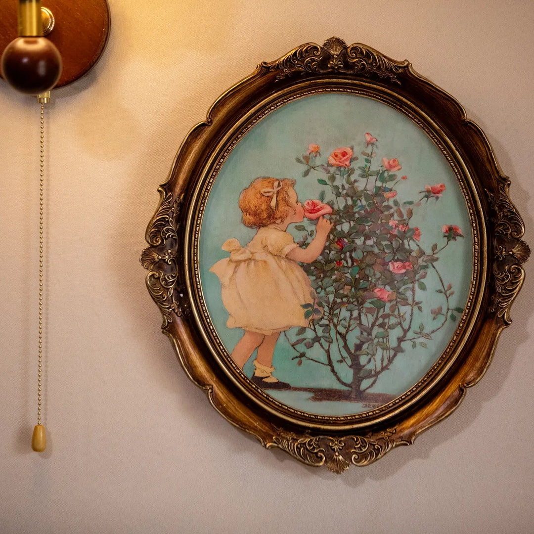 Victoria Hanging Photo Frame -- Delicors