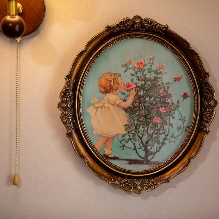 Victoria Hanging Photo Frame -- Delicors