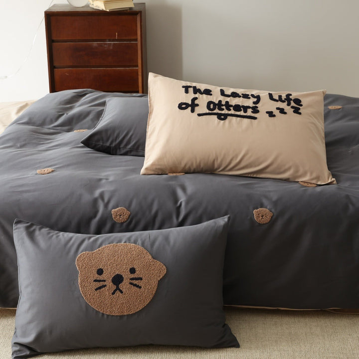 Lazy Otters Bedding Set