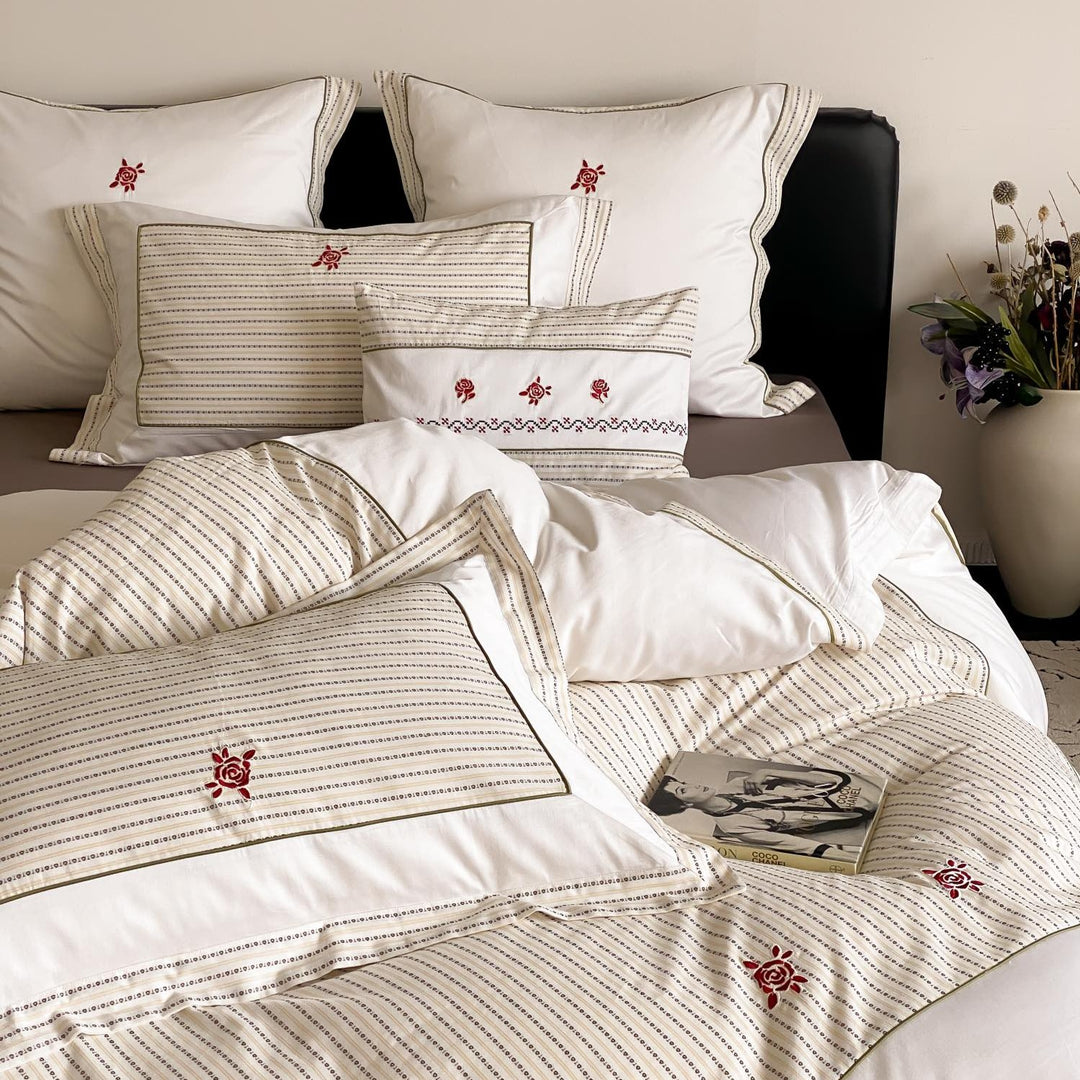 Melody of Roses Bedding Set