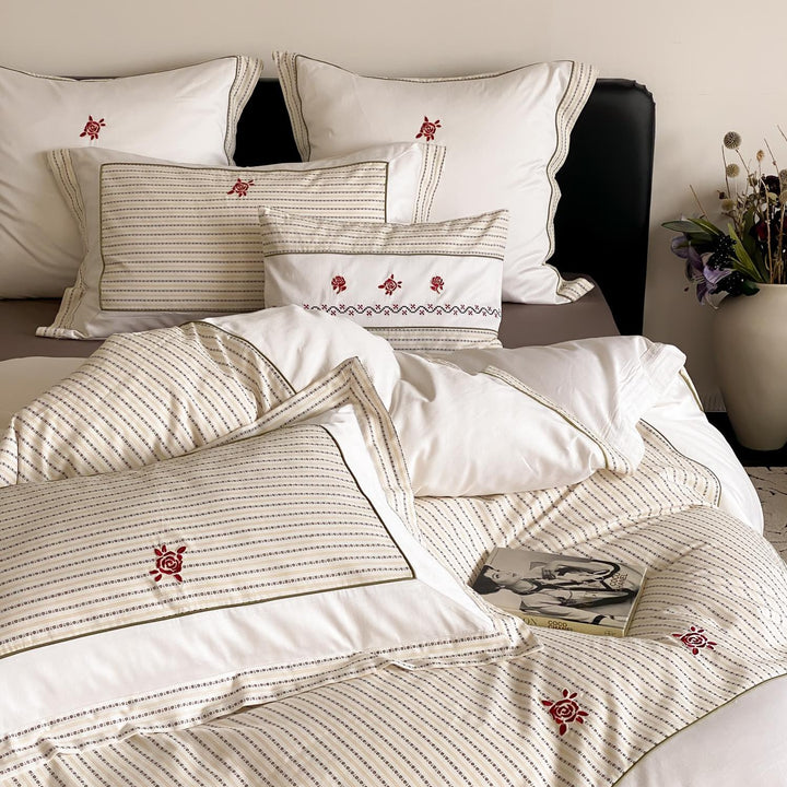 Melody of Roses Bedding Set
