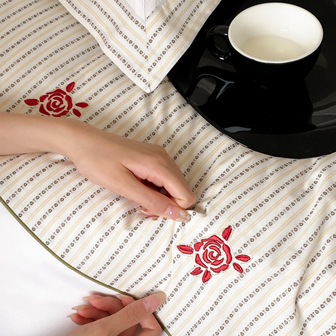 Melody of Roses Bedding Set