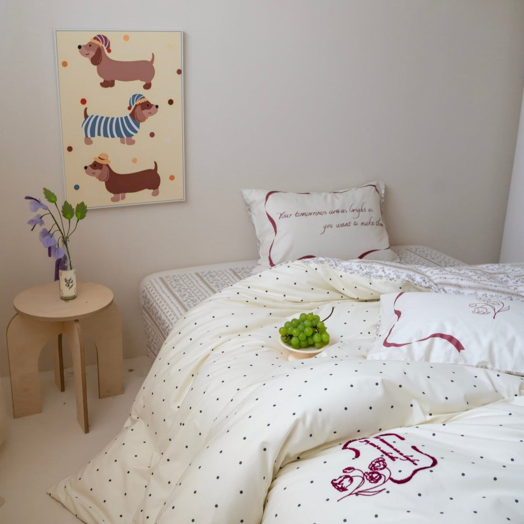 Crisp White Spot Bedding Set