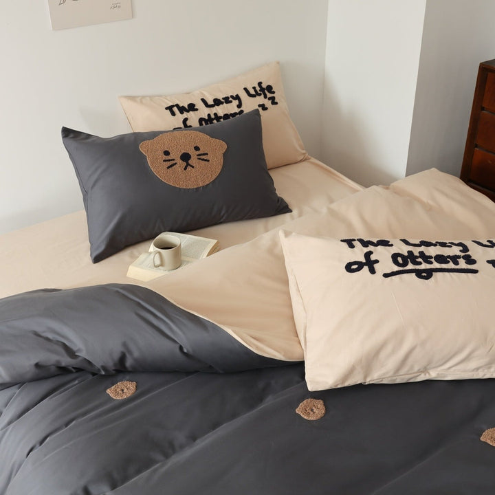 Lazy Otters Bedding Set