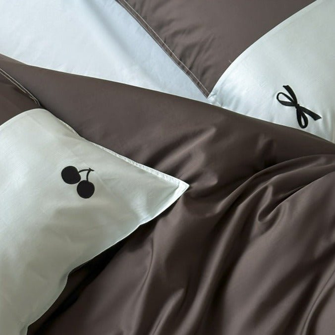 Cherry-Ribbon Print Bedding Set -- Delicors