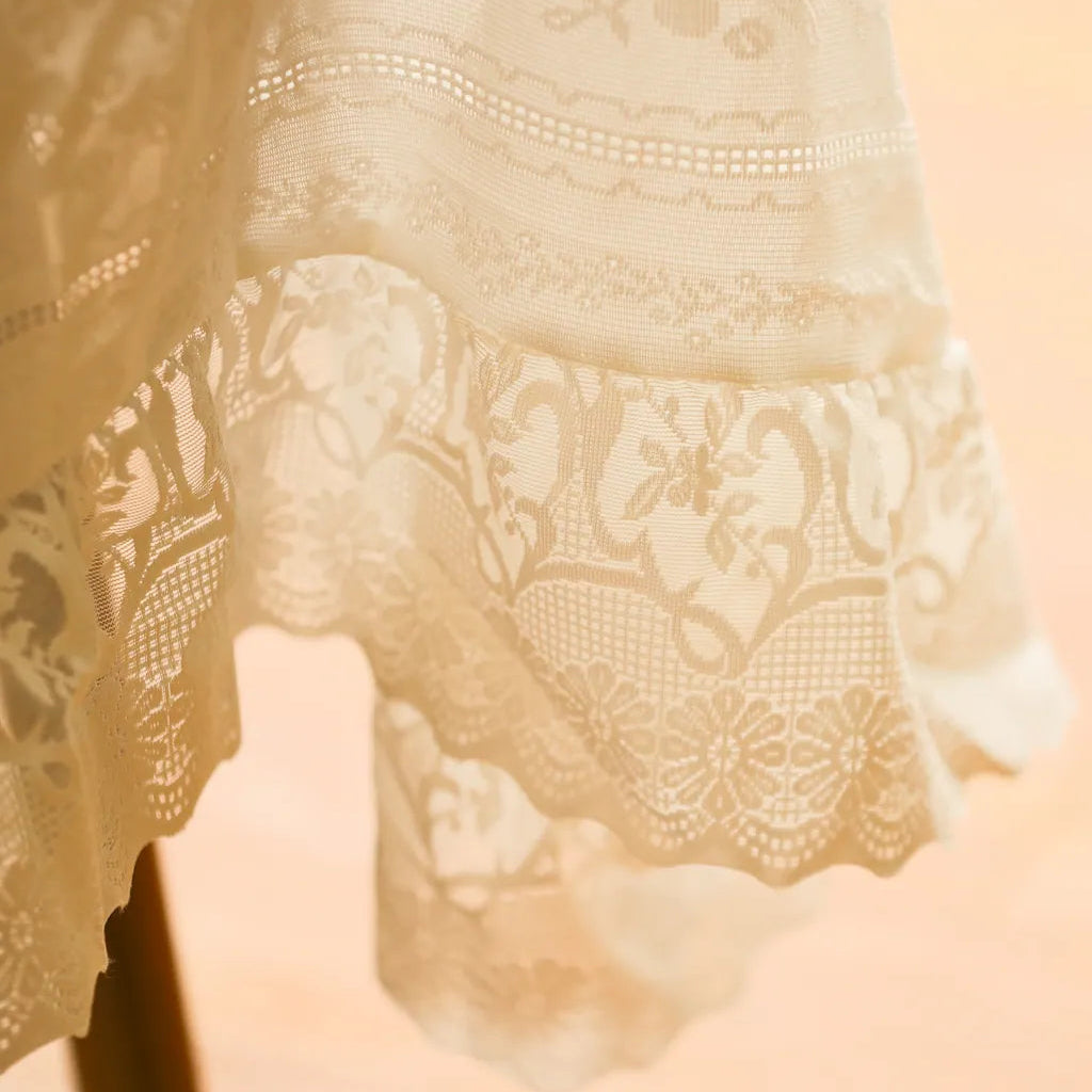 Chateau Lace Ruffle Tablecloth - Delicors