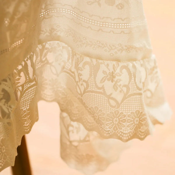 Chateau Lace Ruffle Tablecloth - Delicors