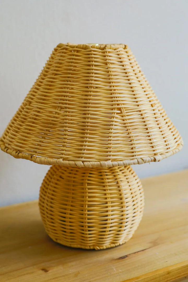 Cottage Rattan Glow Lamp - Delicors