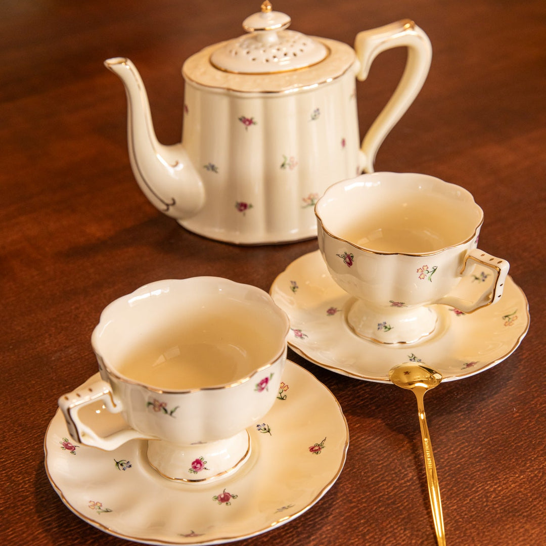 Country Side Tea Cup and Pot - Delicors