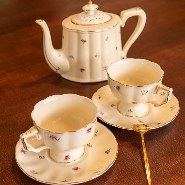 Country Side Tea Cup and Pot - Delicors