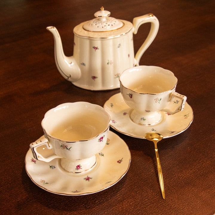 Country Side Tea Cup and Pot - Delicors