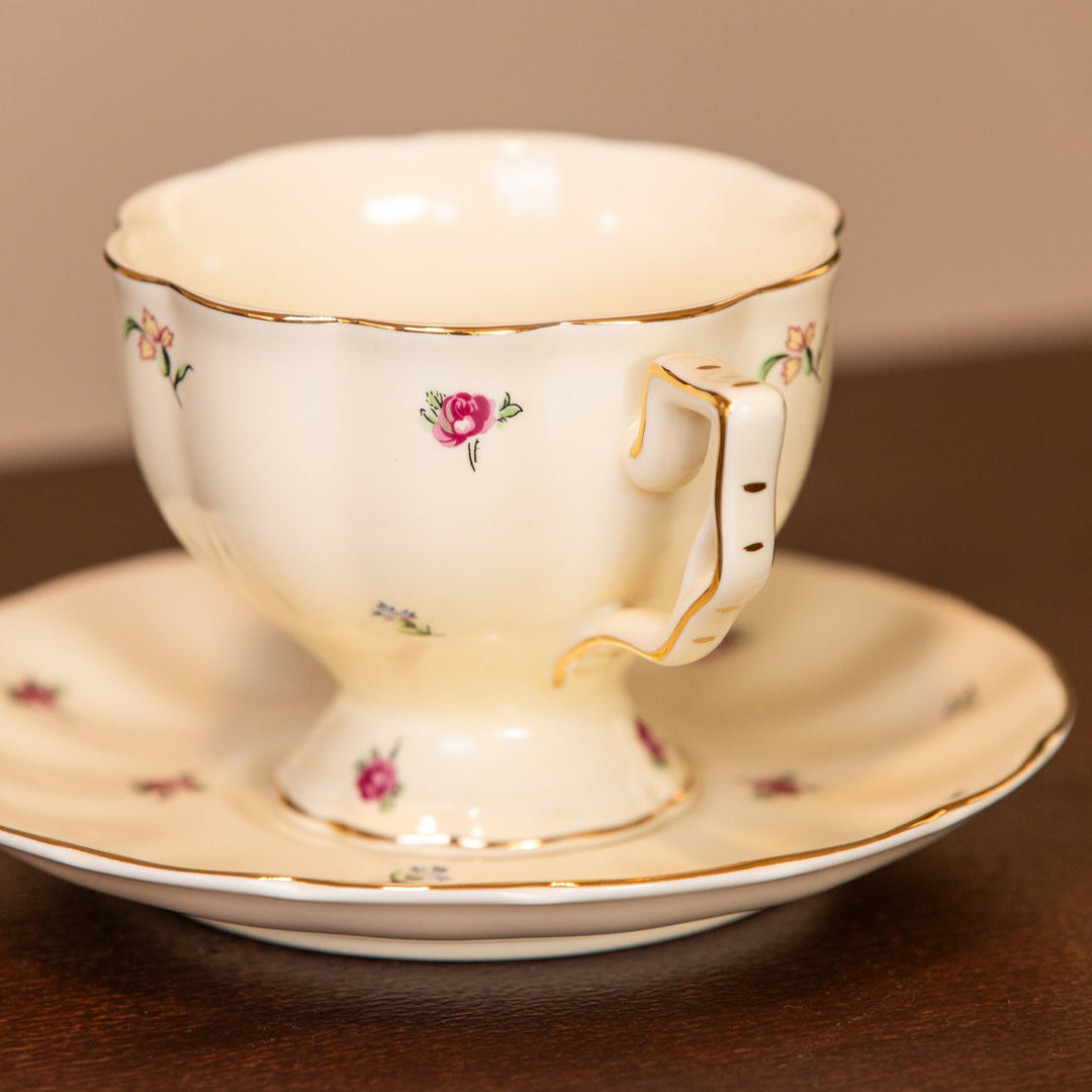 Country Side Tea Cup and Pot - Delicors