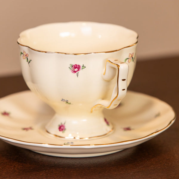 Country Side Tea Cup and Pot - Delicors