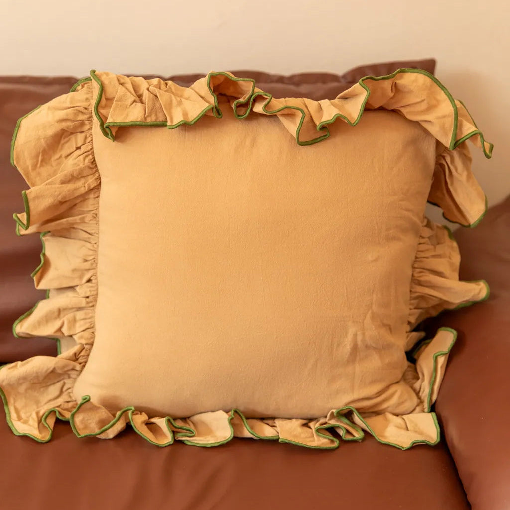 Cozy Ruffle Cushion - Delicors