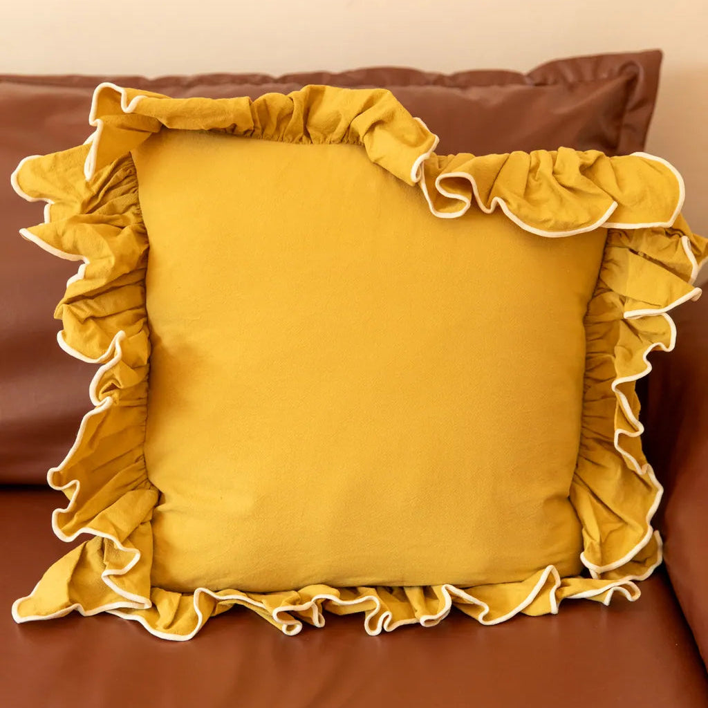Cozy Ruffle Cushion - Delicors