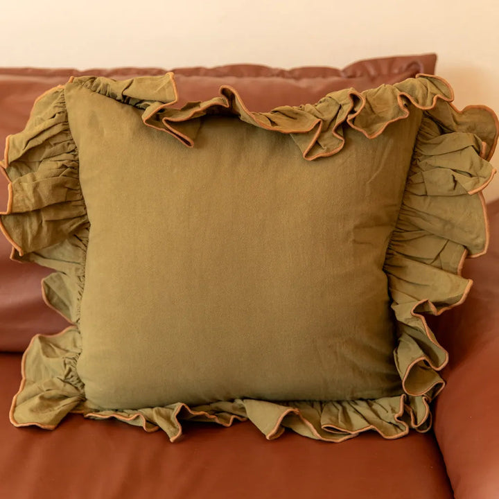 Cozy Ruffle Cushion - Delicors