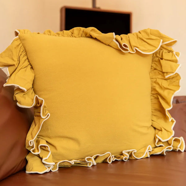 Cozy Ruffle Cushion - Delicors