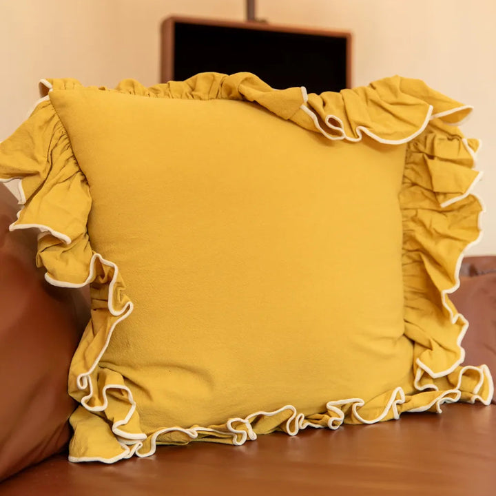 Cozy Ruffle Cushion - Delicors