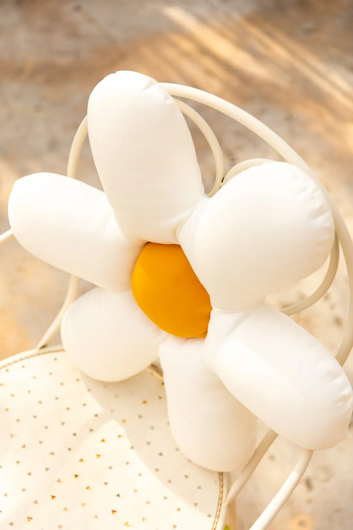 Daisy Flower Whopee Cushion - Delicors
